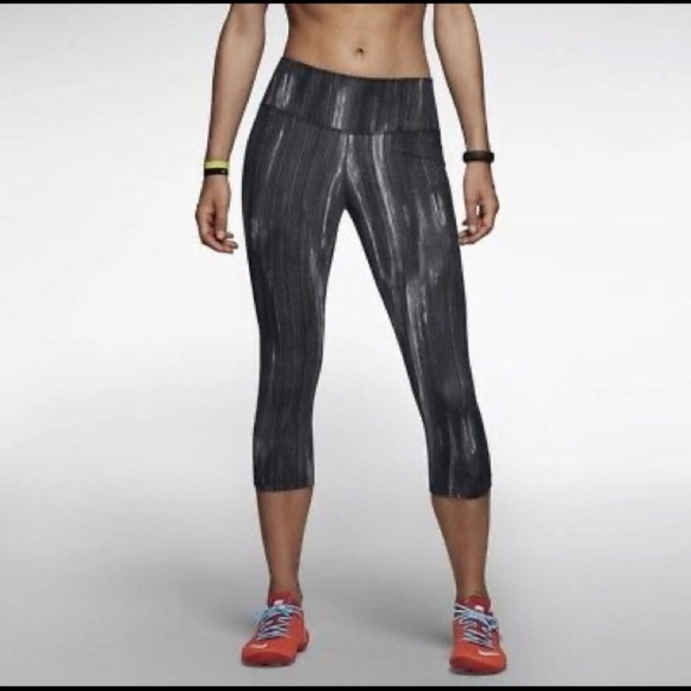 Nike Legendary Concerto Tights - 628032 - Black/Grey - Training Capris - Size M